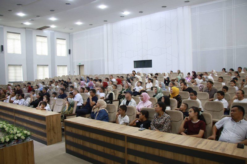 Yangi o‘quvchilar va ota-onalar bilan tanishuv uchrashuvi