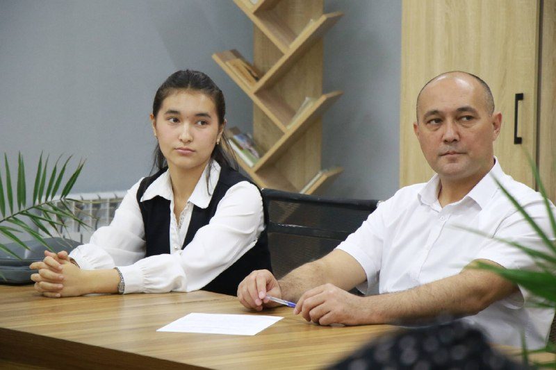 Milliy dastur doirasida ota-onalar bilan uchrashuv