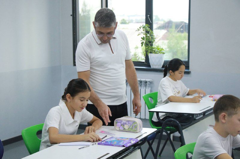 “Honouring my teacher” drawing contest